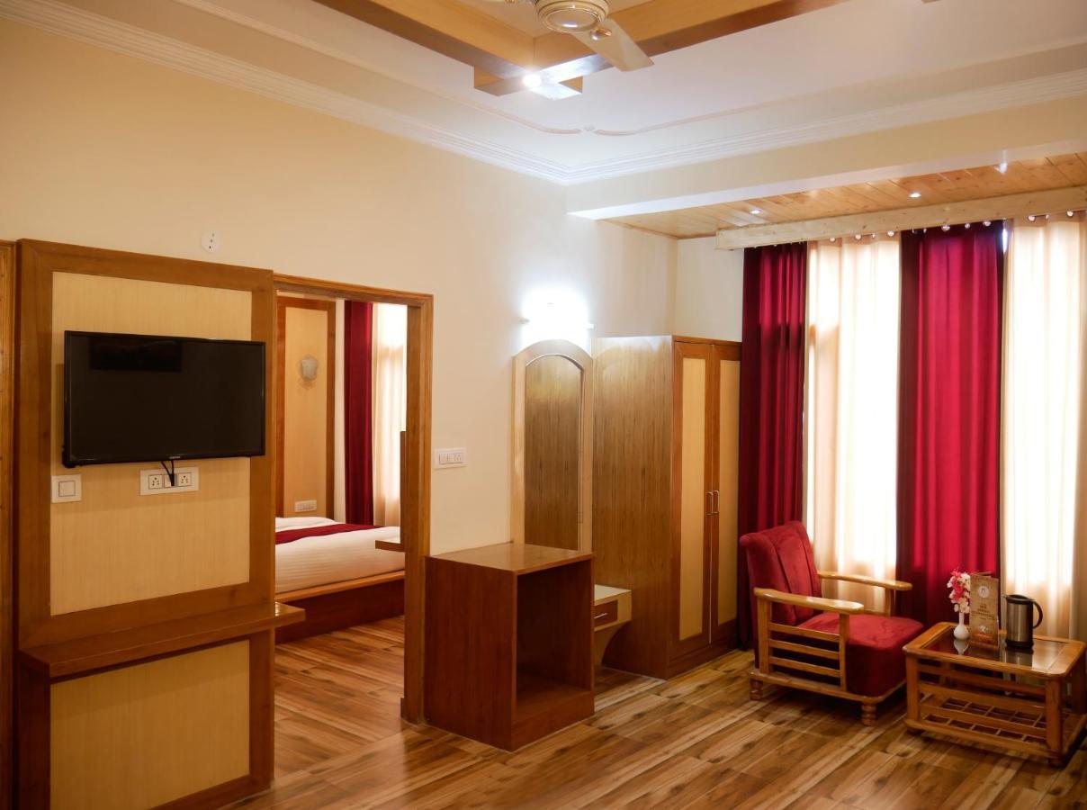 New Ambika International Mall Road Hotel มะนาลี ภายนอก รูปภาพ