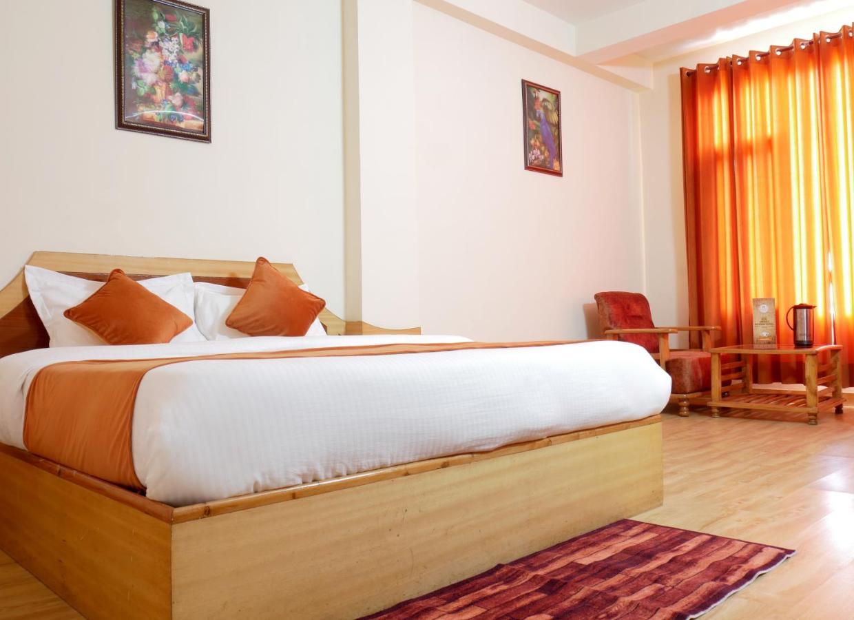 New Ambika International Mall Road Hotel มะนาลี ภายนอก รูปภาพ