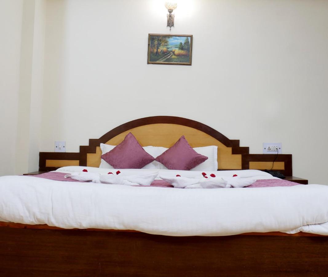 New Ambika International Mall Road Hotel มะนาลี ภายนอก รูปภาพ