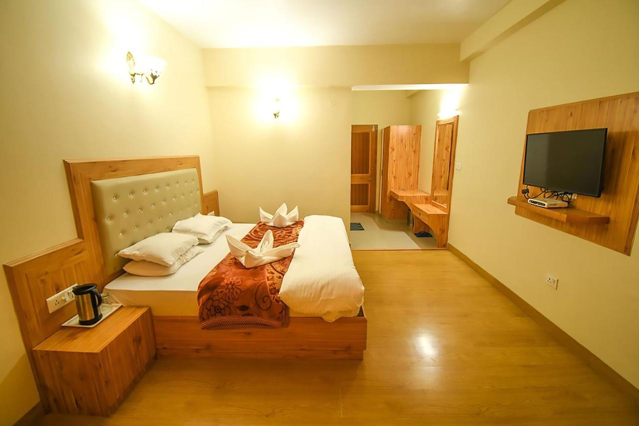 New Ambika International Mall Road Hotel มะนาลี ภายนอก รูปภาพ