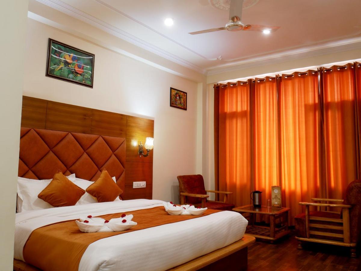 New Ambika International Mall Road Hotel มะนาลี ภายนอก รูปภาพ