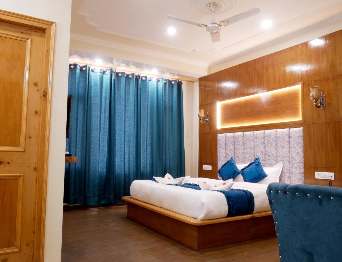 New Ambika International Mall Road Hotel มะนาลี ภายนอก รูปภาพ
