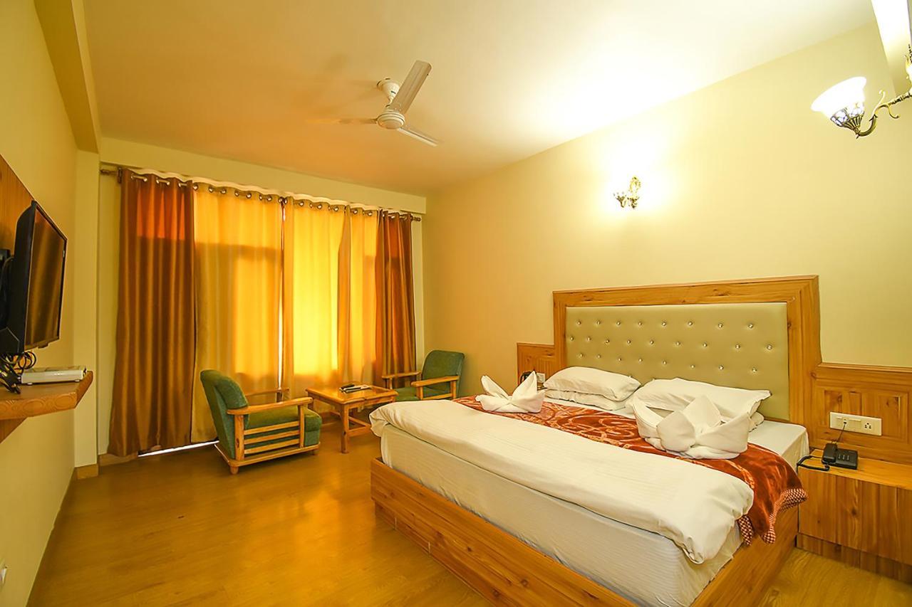 New Ambika International Mall Road Hotel มะนาลี ภายนอก รูปภาพ