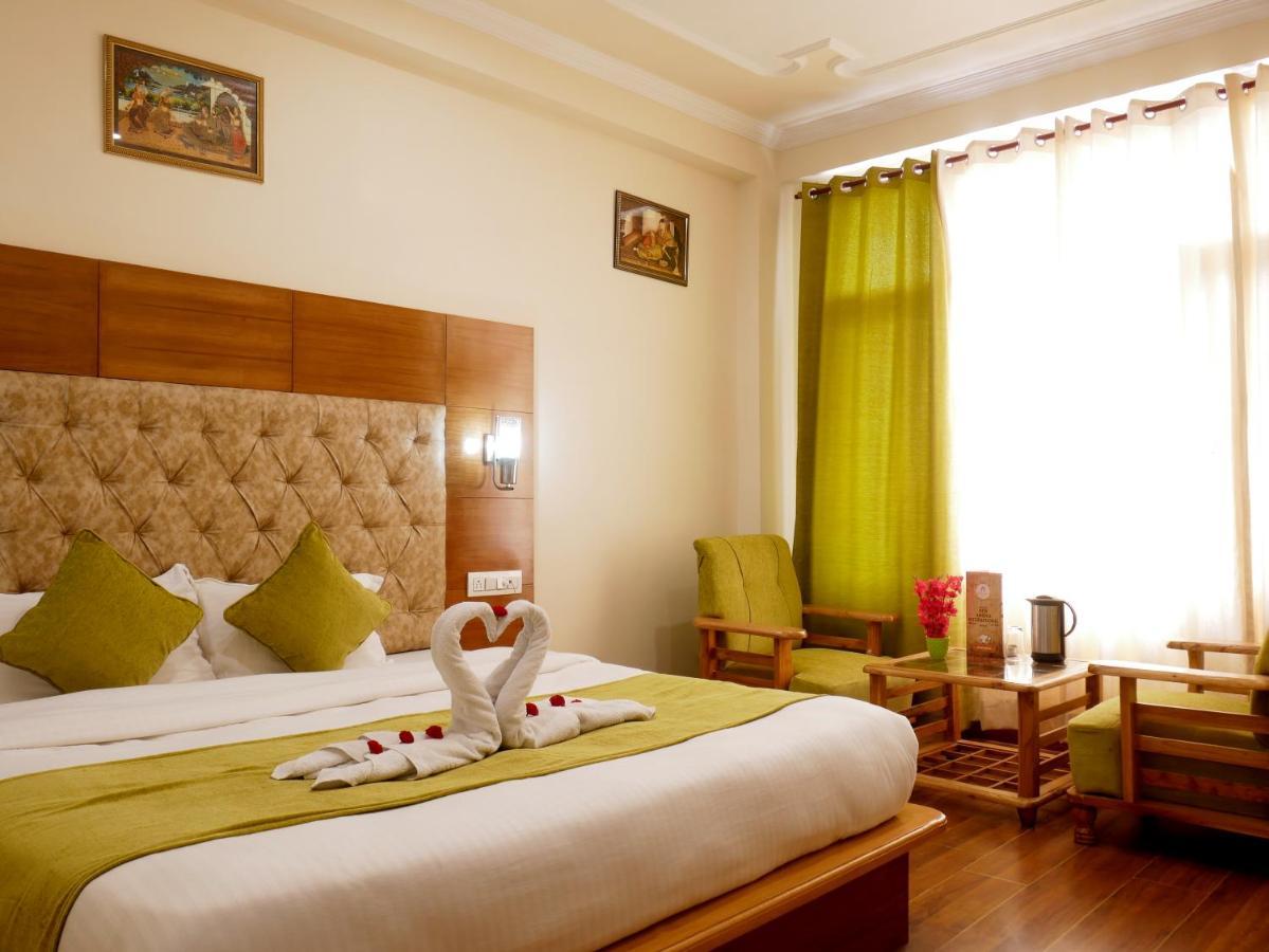 New Ambika International Mall Road Hotel มะนาลี ภายนอก รูปภาพ