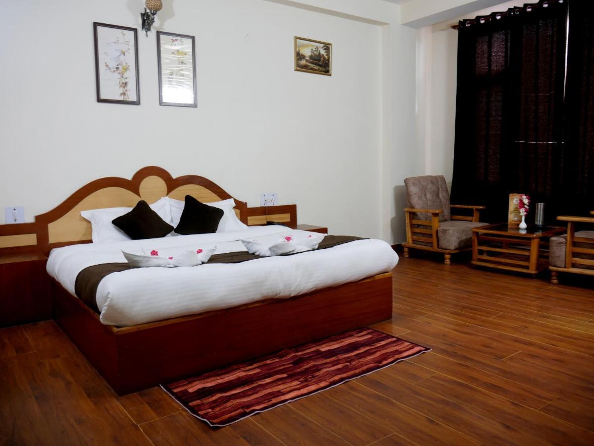 New Ambika International Mall Road Hotel มะนาลี ภายนอก รูปภาพ